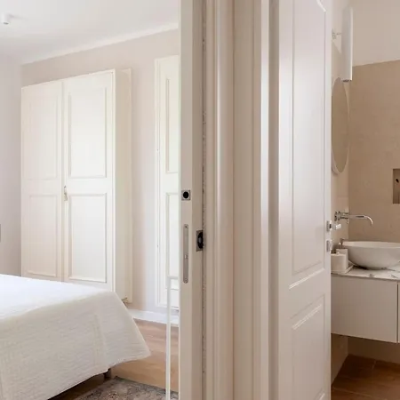 Charming Staying By The Sea * روزينيانو سولفاي