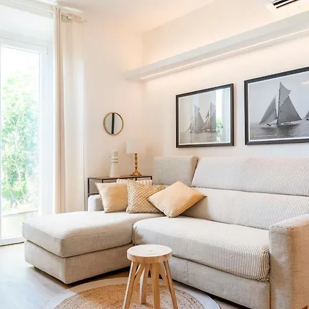 Charming Staying By The Sea شقة *