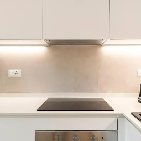 Charming Staying By The Sea *