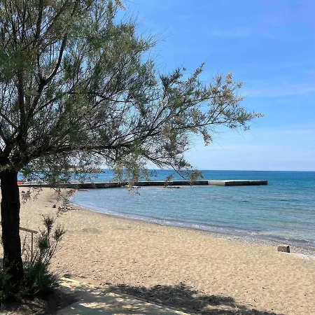 Charming Staying By The Sea דירה